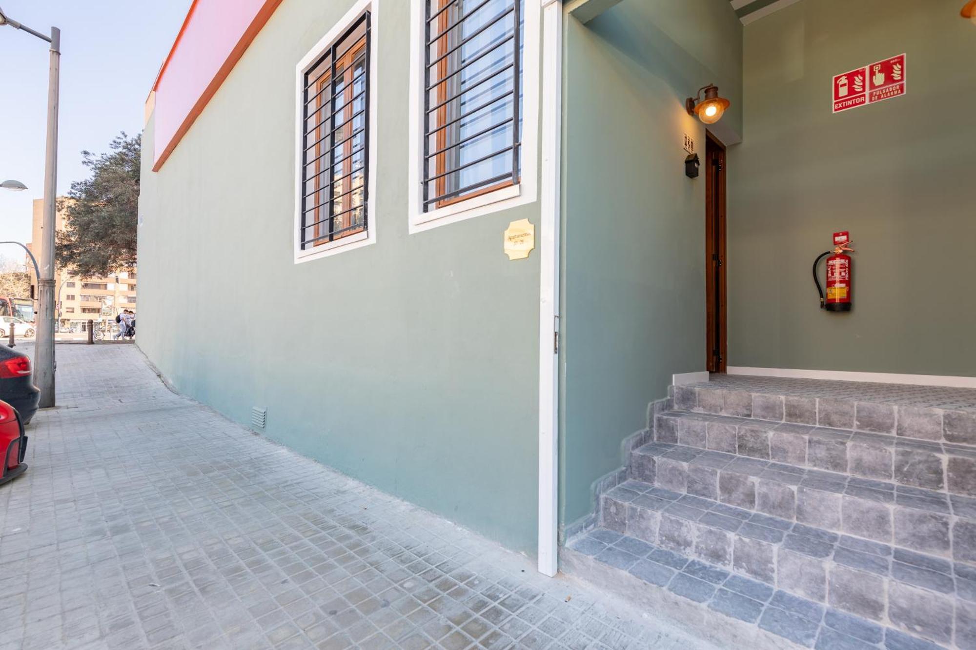 The Little Village Apartments Valencia Luaran gambar